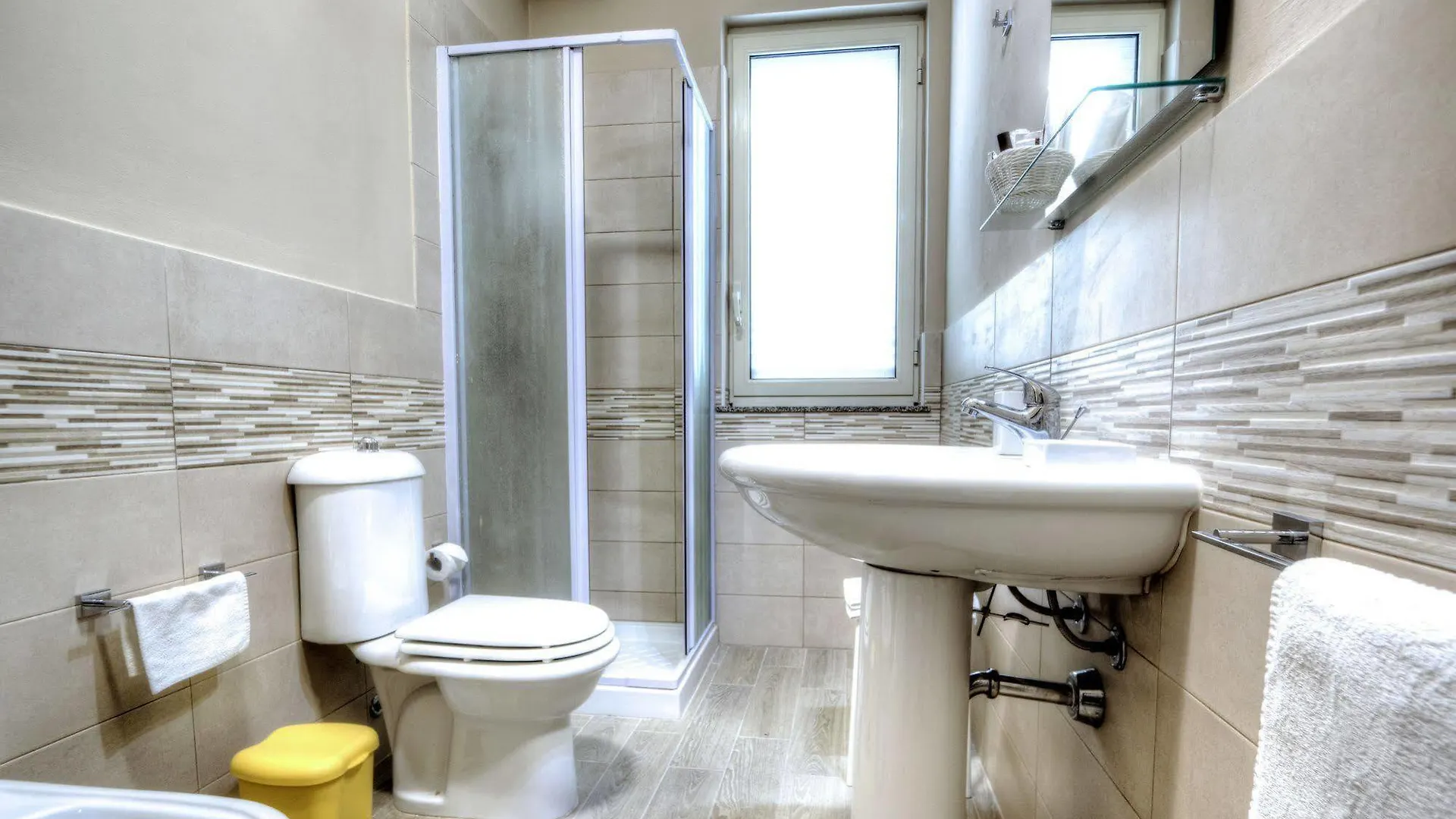 Kosmos Bed & Breakfast Syracuse